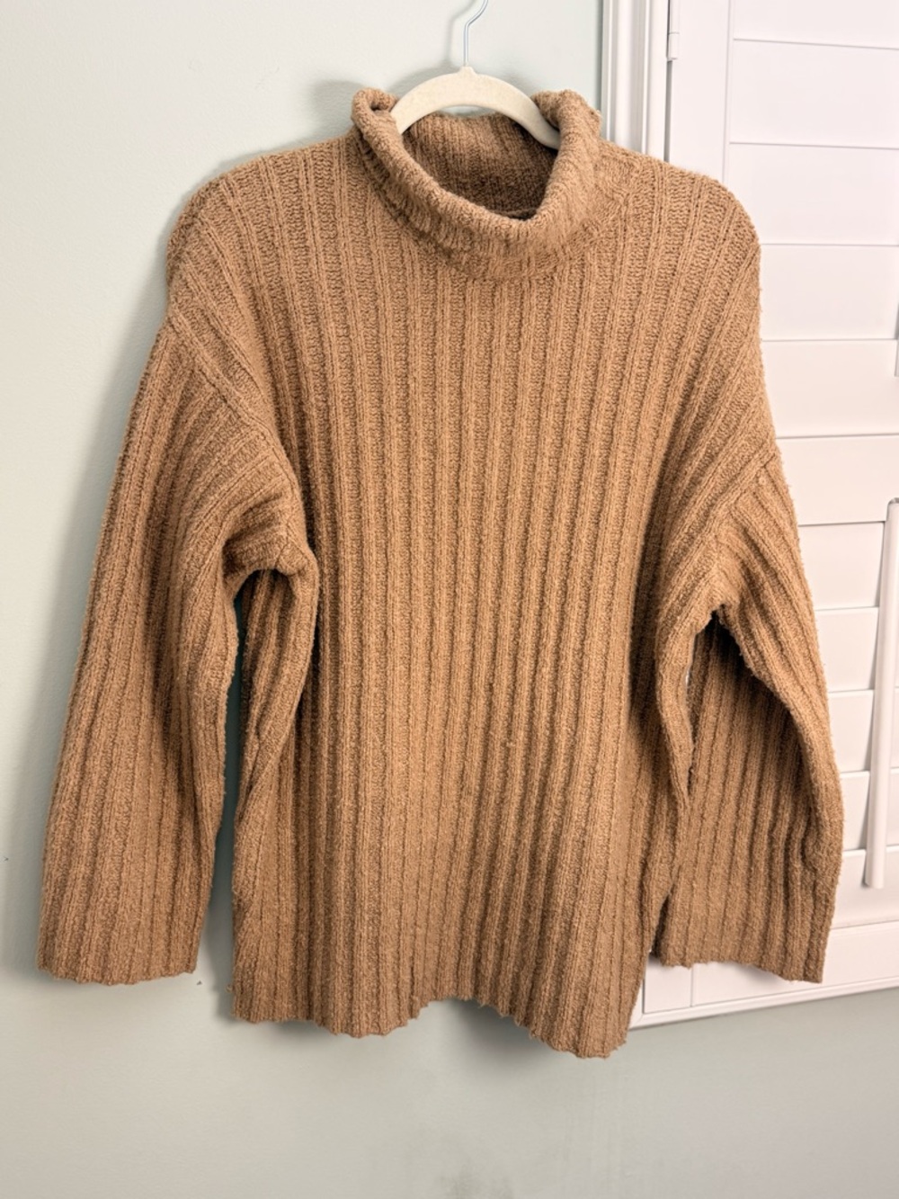 Universal Thread Ribbed Turtleneck Sweater in Camel Tan